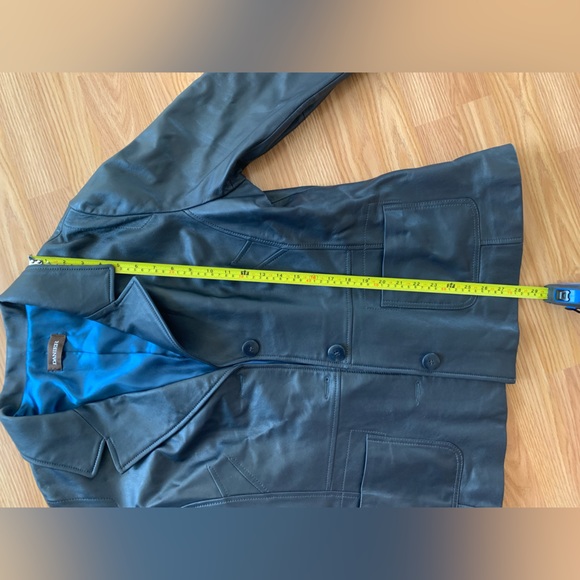 Danier Genuine Leather jacket - Picture 5 of 9